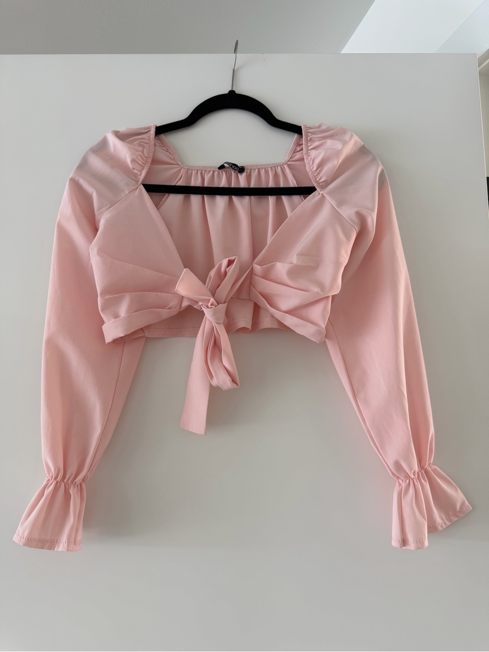 Boohoo Light Pink Tie-Front Long Sleeve Crop Top